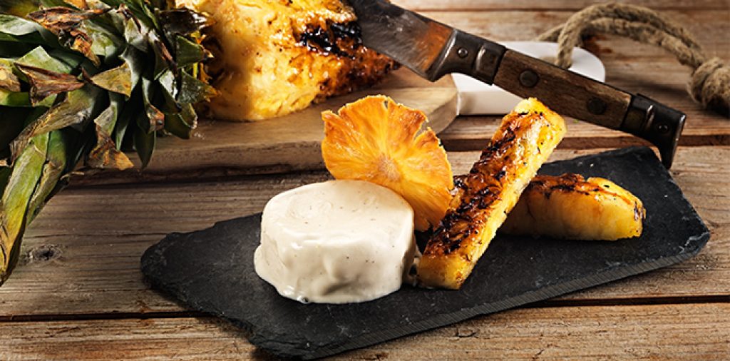 Grillad ananas med kokosparfait