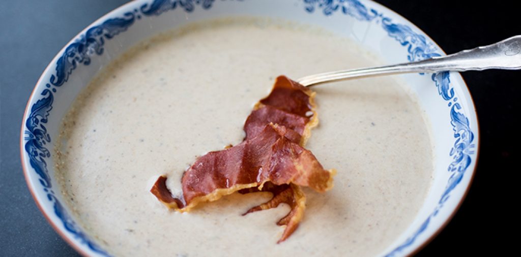 Jordärtskockssoppa med parmaskinka