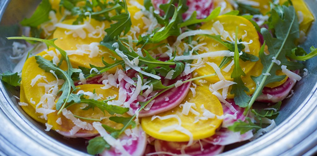Sallad med tre sorters betor, ruccola och parmesan