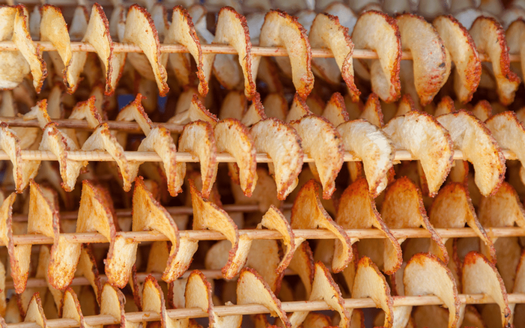 Friterad potatis spiral som tillbehör