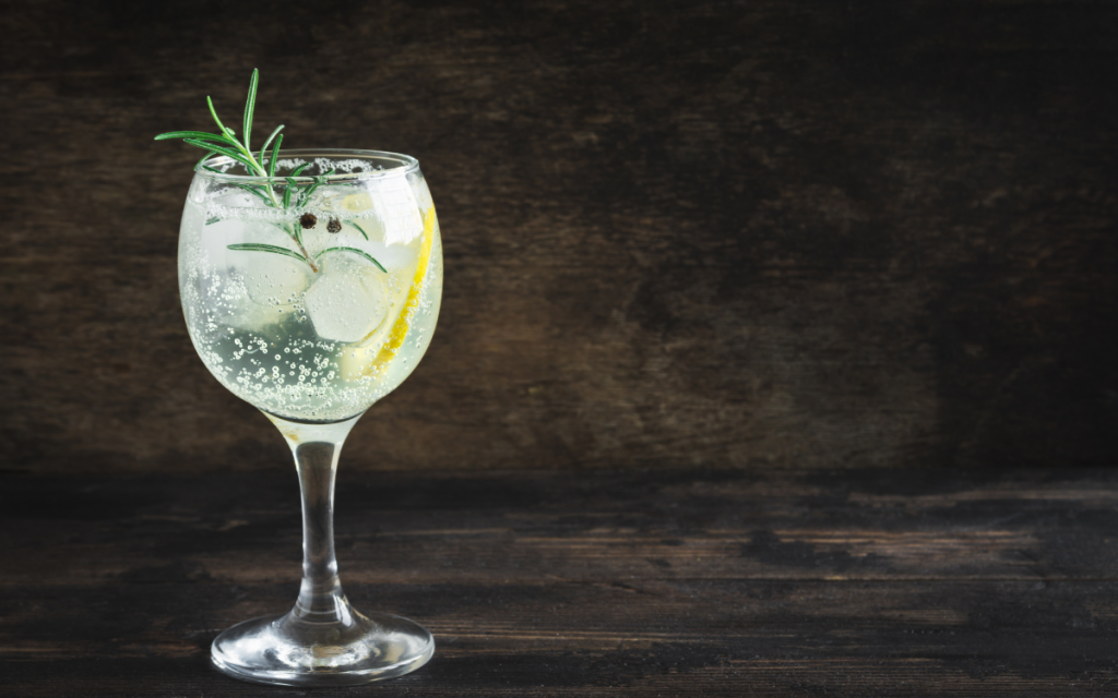 Fläderlikör och gin