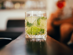 drink lime gin