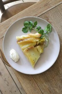 recept rabarberpaj med creme fraiche