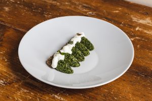 Bild: Selleri-gnudi med gåsragu och parmesancreme